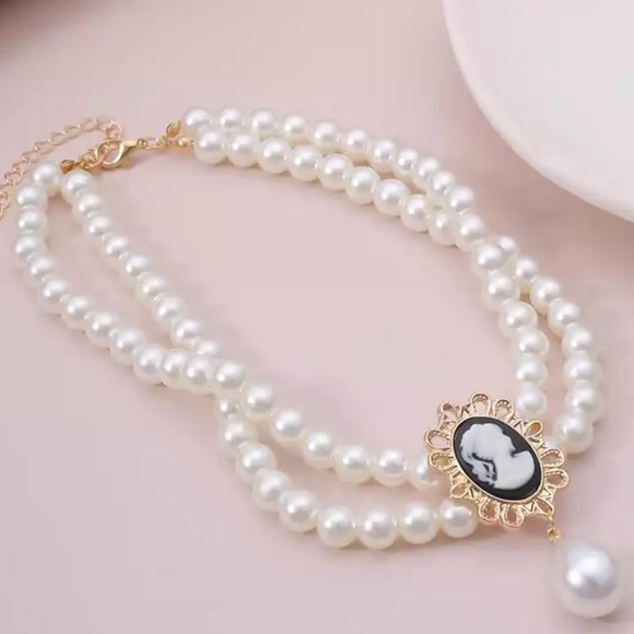 Pearl chocker necklace - Picture 4 of 10